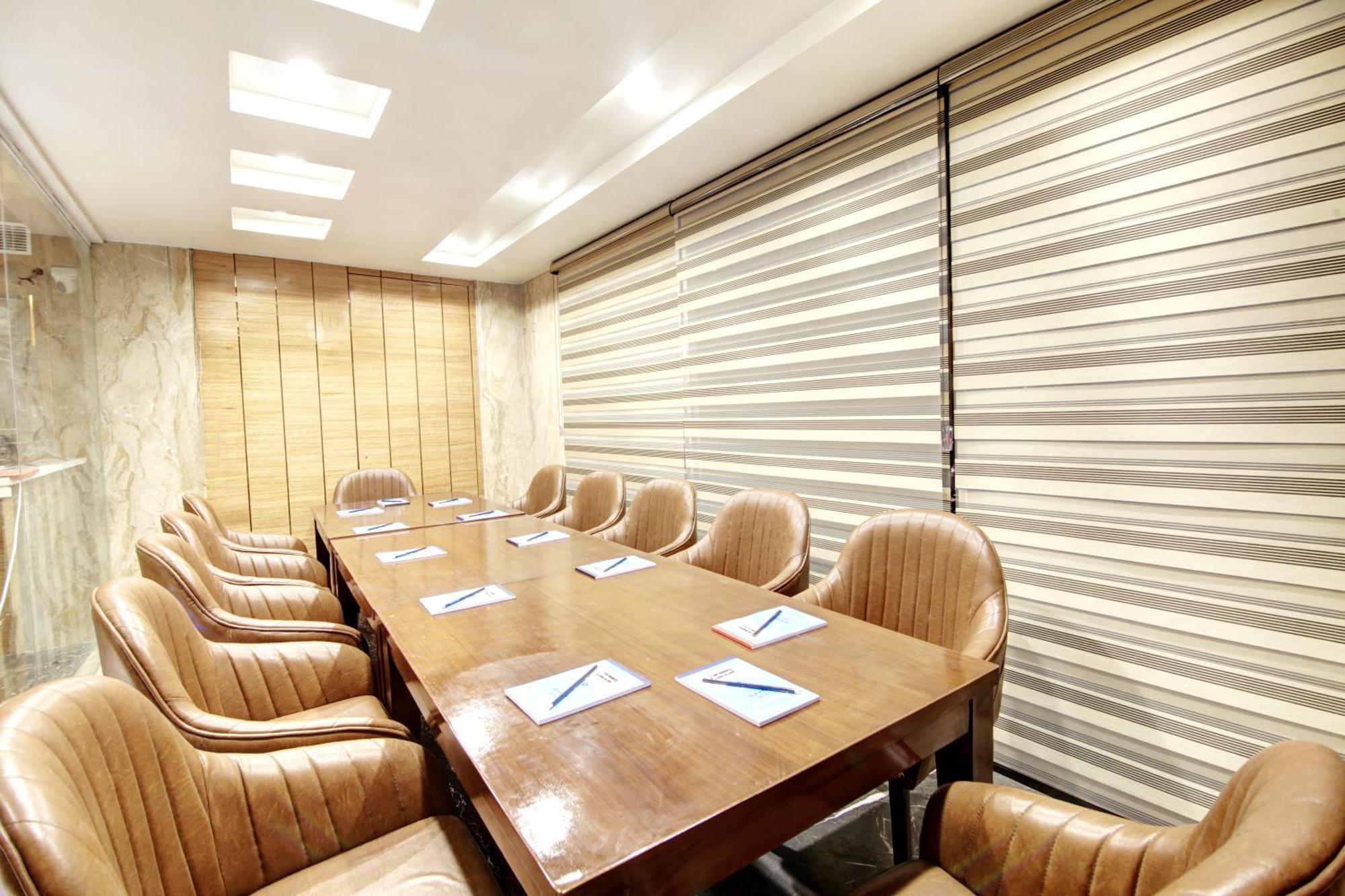 Hotel Krishna Plaza 'New Delhi' - By M S Hospitality Luaran gambar