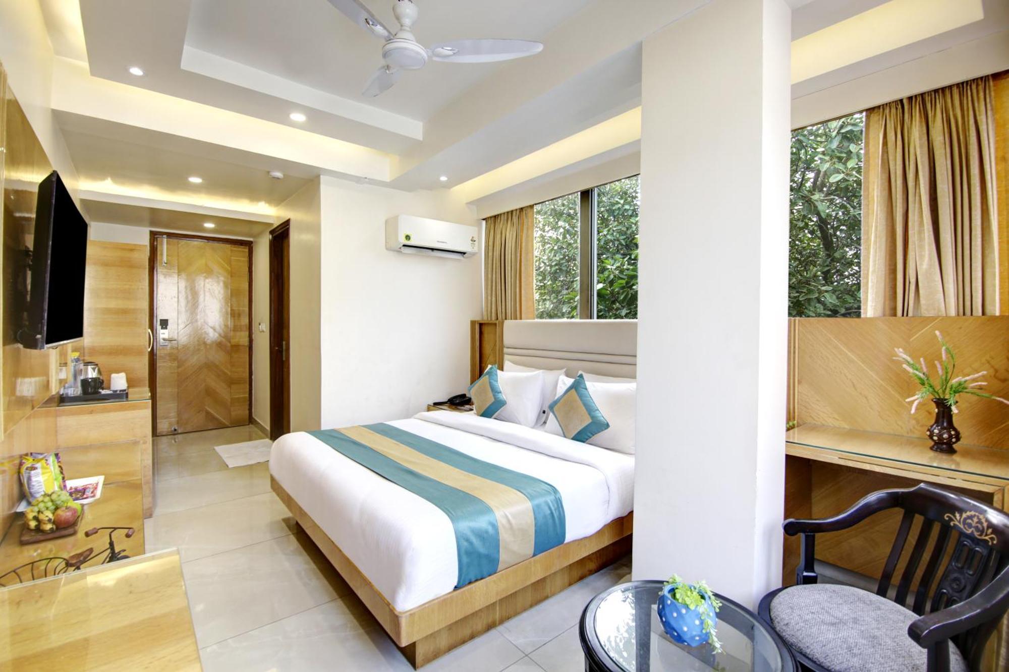 Hotel Krishna Plaza 'New Delhi' - By M S Hospitality Luaran gambar