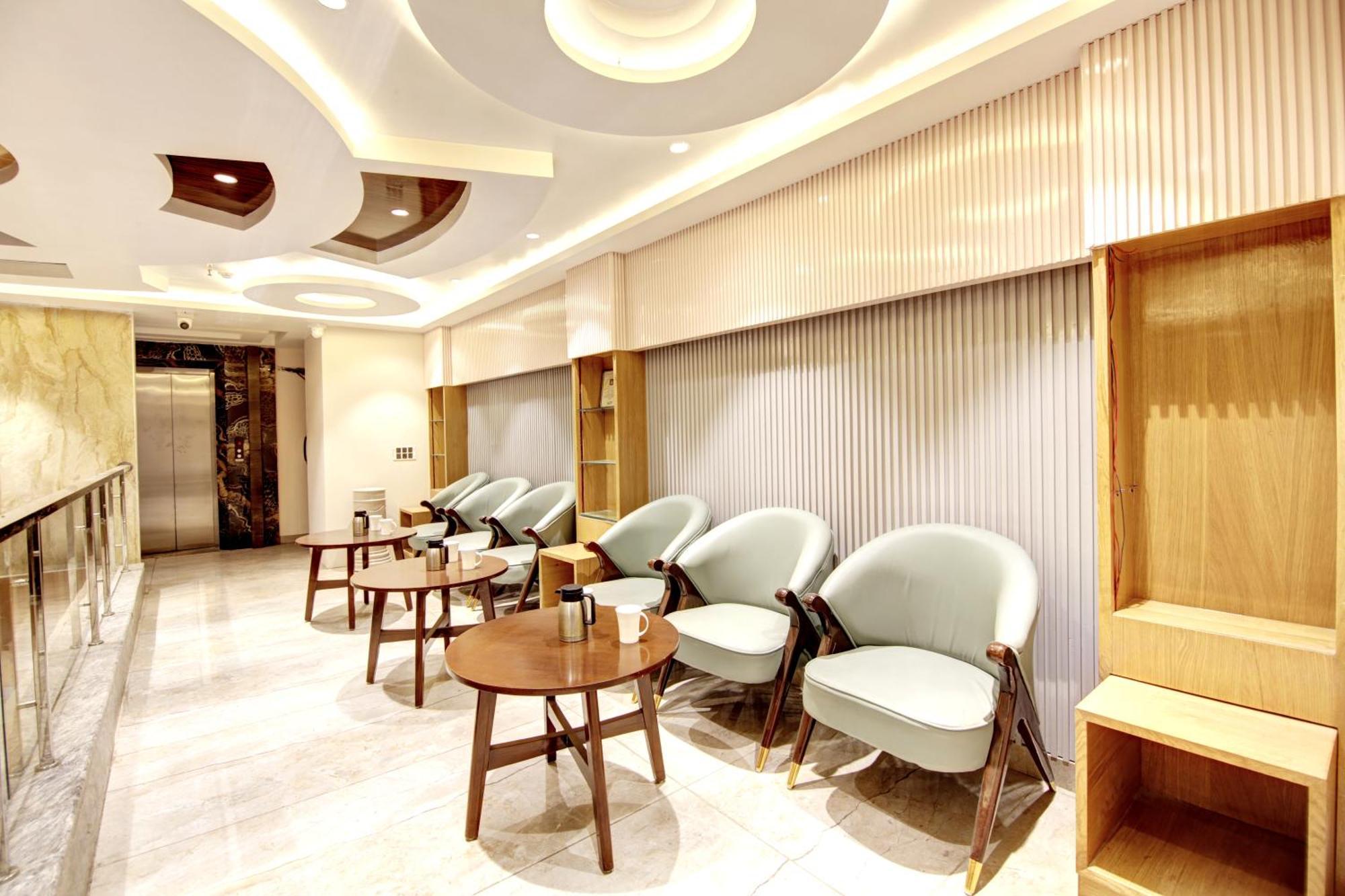 Hotel Krishna Plaza 'New Delhi' - By M S Hospitality Luaran gambar