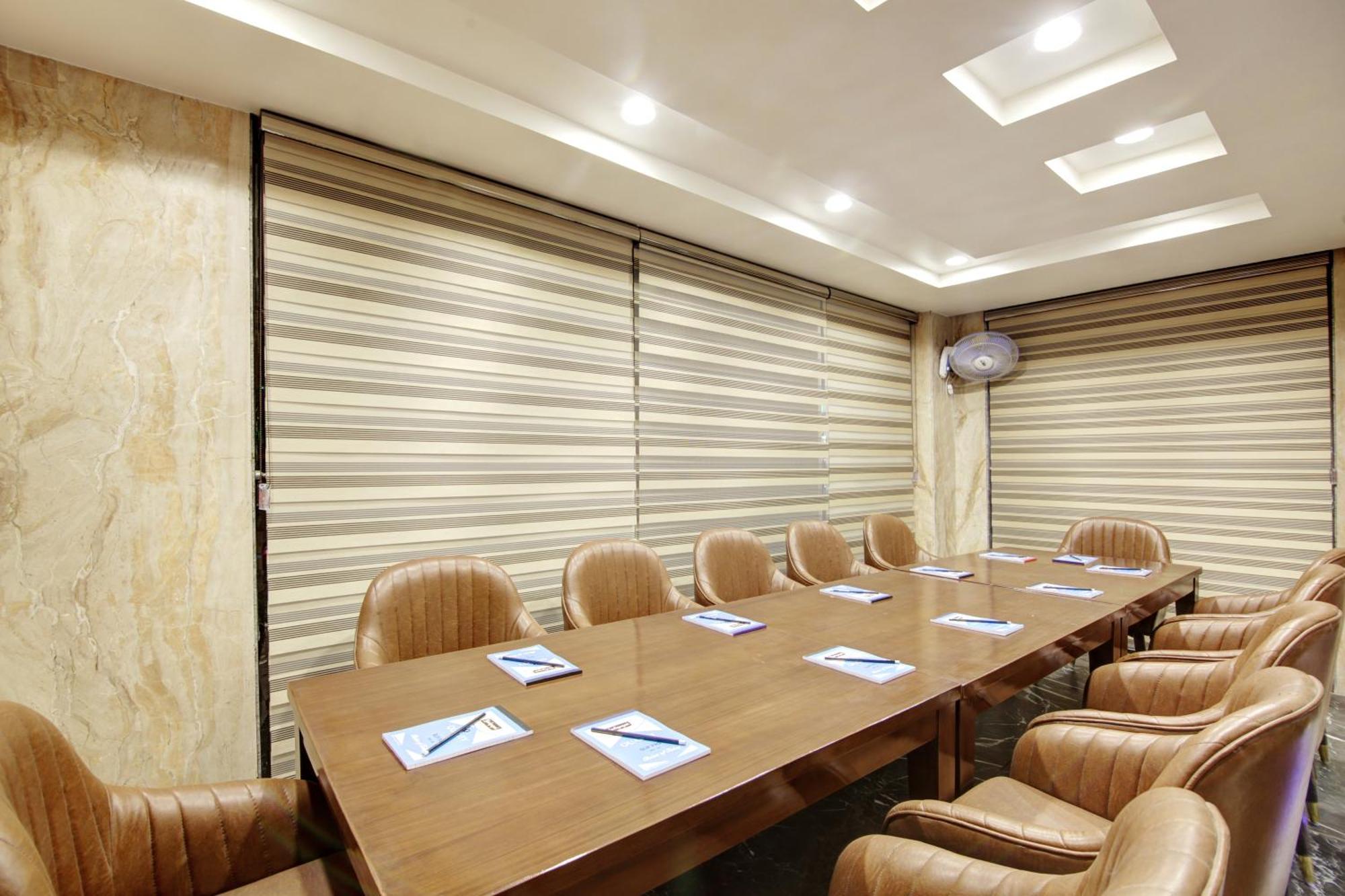 Hotel Krishna Plaza 'New Delhi' - By M S Hospitality Luaran gambar