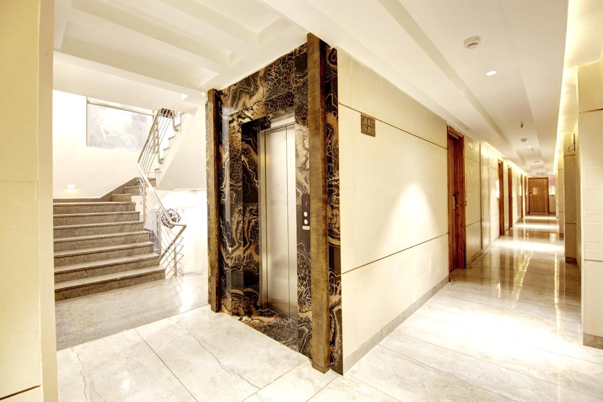 Hotel Krishna Plaza 'New Delhi' - By M S Hospitality Luaran gambar