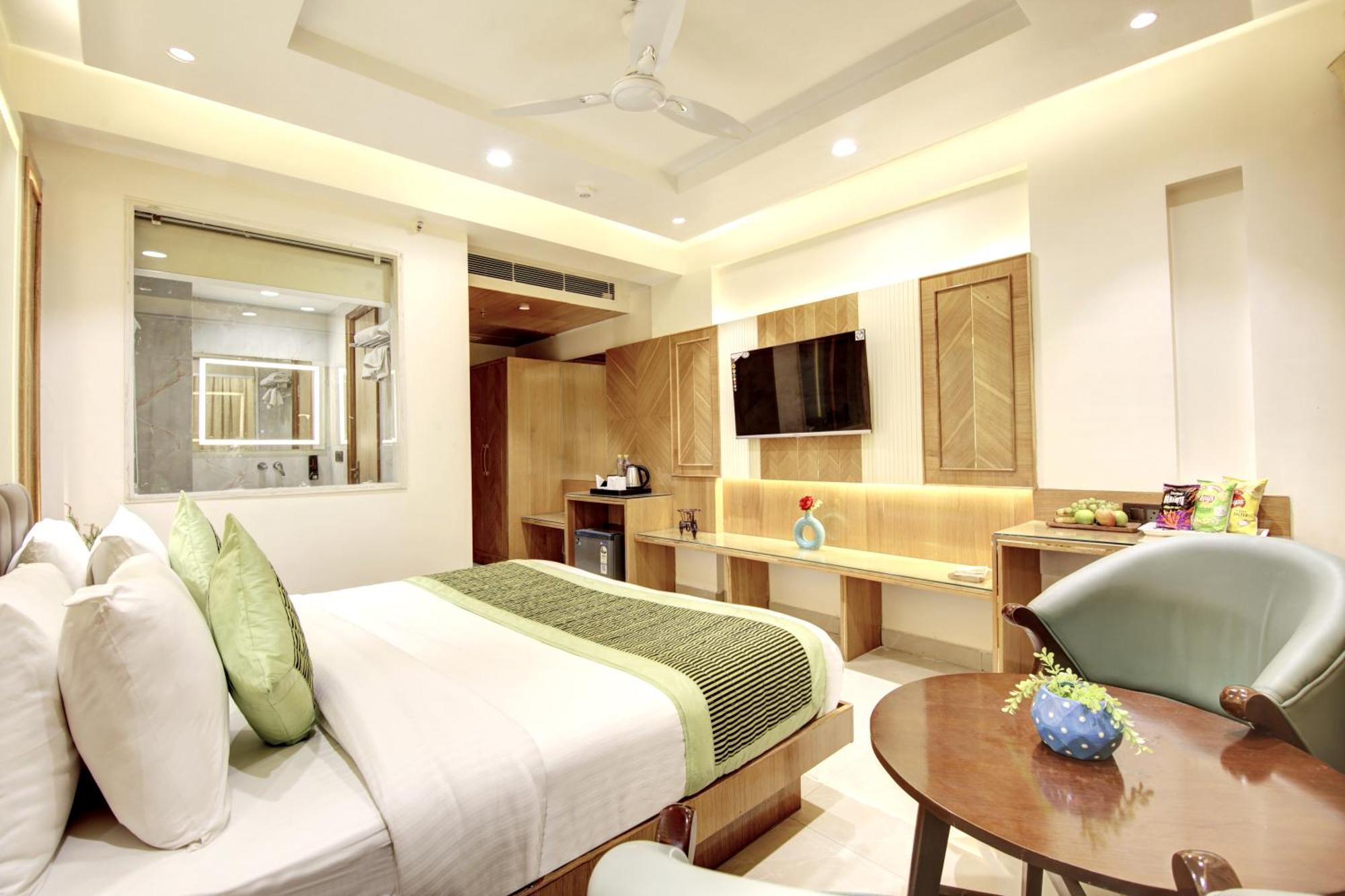 Hotel Krishna Plaza 'New Delhi' - By M S Hospitality Luaran gambar