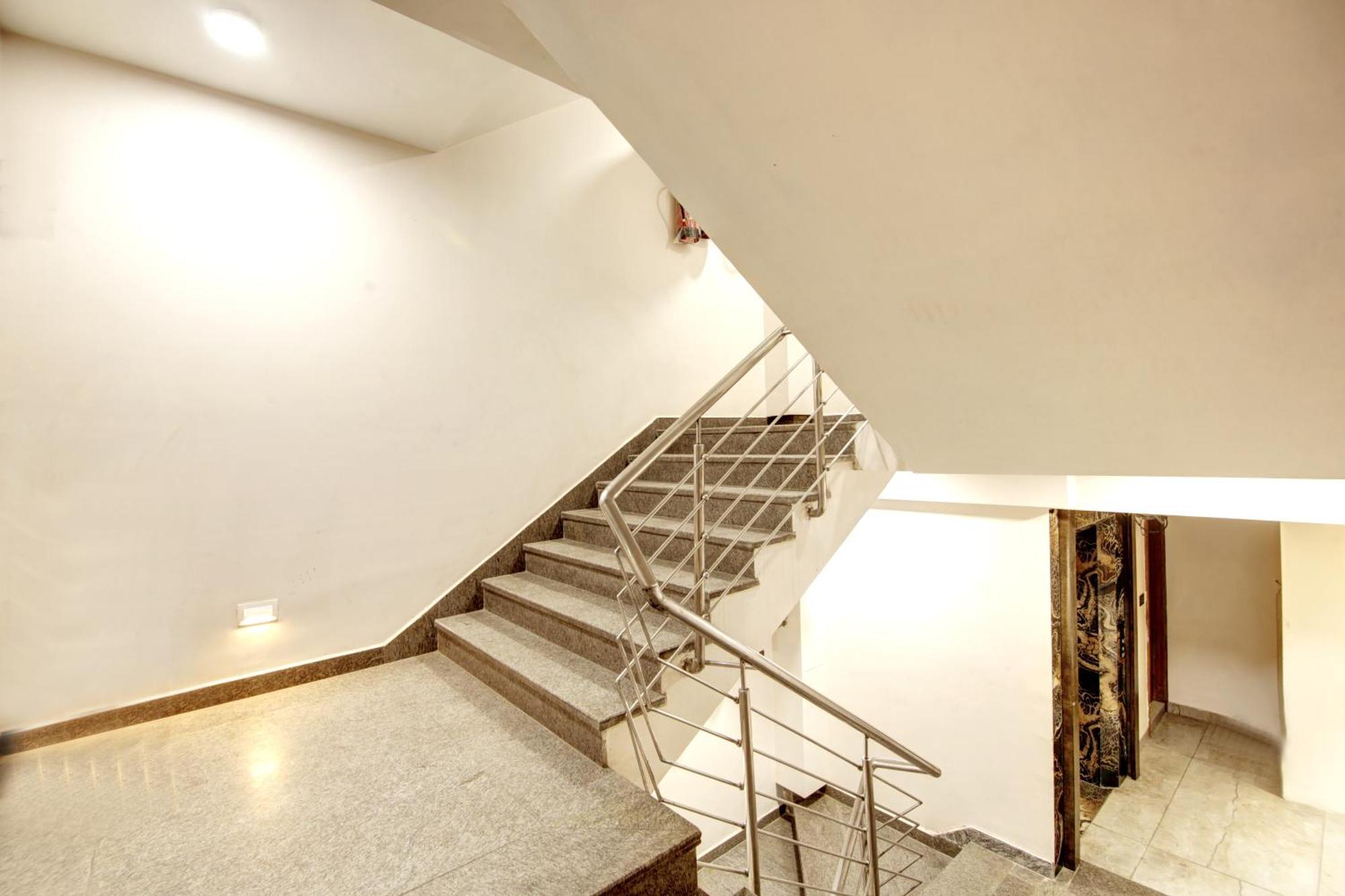 Hotel Krishna Plaza 'New Delhi' - By M S Hospitality Luaran gambar