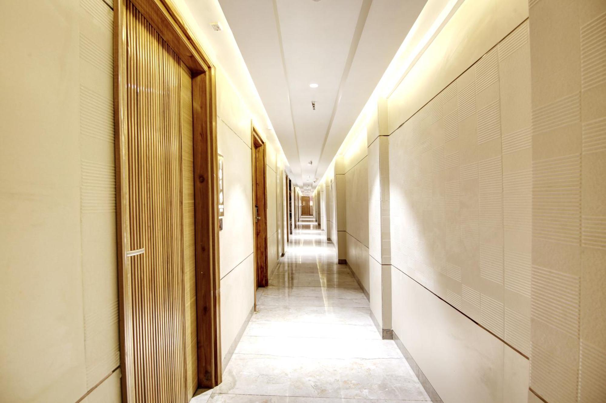 Hotel Krishna Plaza 'New Delhi' - By M S Hospitality Luaran gambar