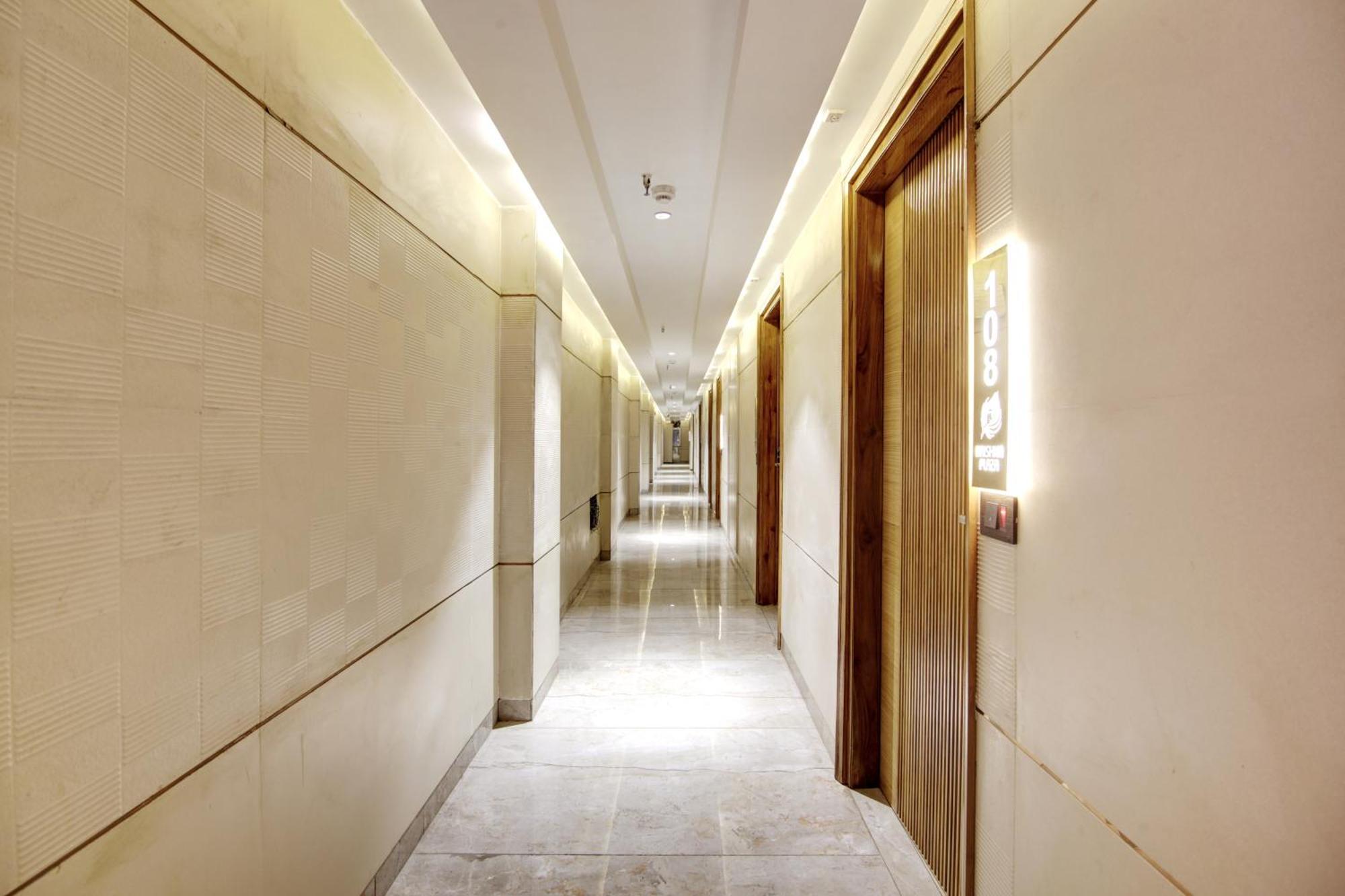 Hotel Krishna Plaza 'New Delhi' - By M S Hospitality Luaran gambar