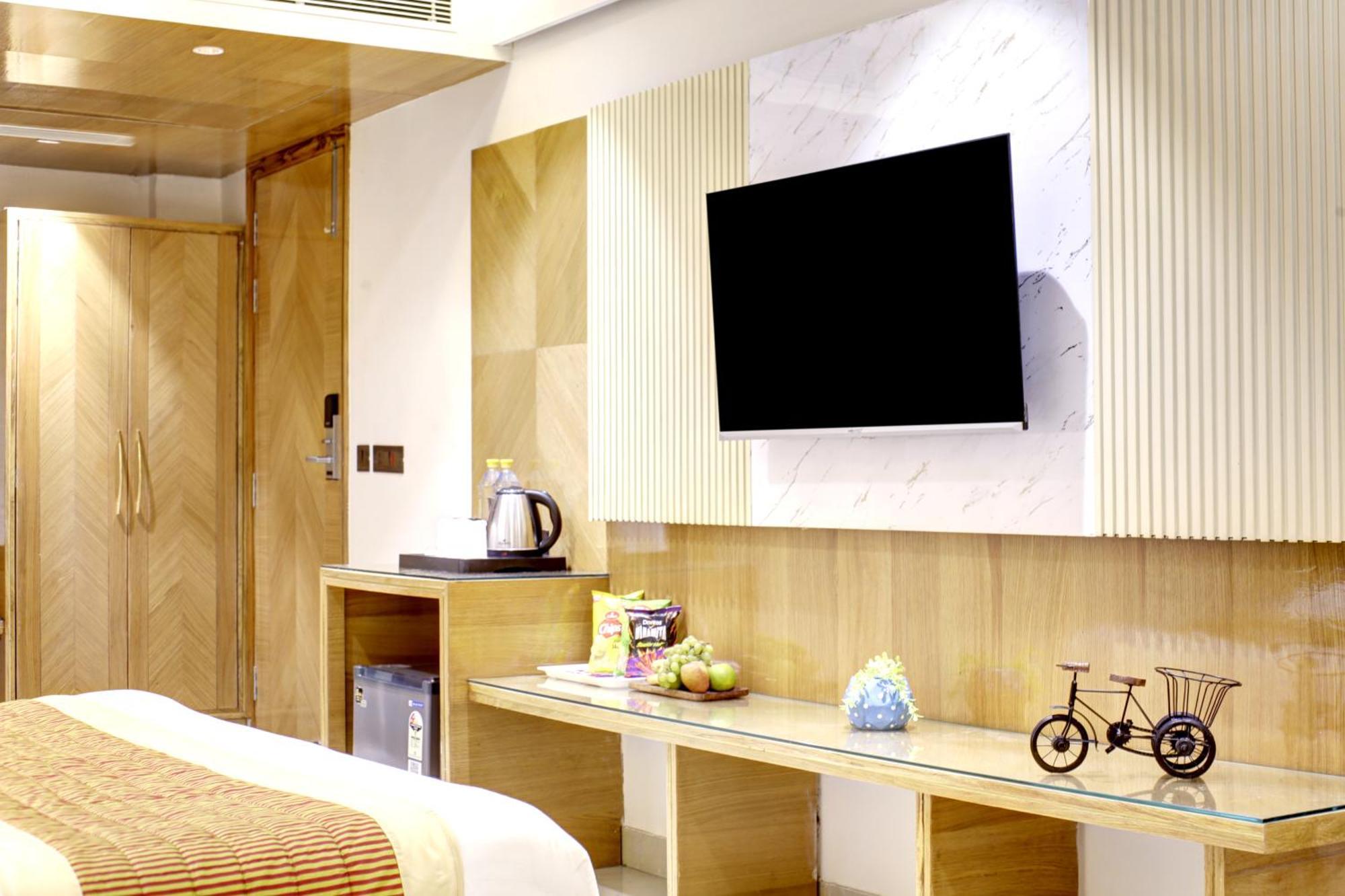 Hotel Krishna Plaza 'New Delhi' - By M S Hospitality Luaran gambar