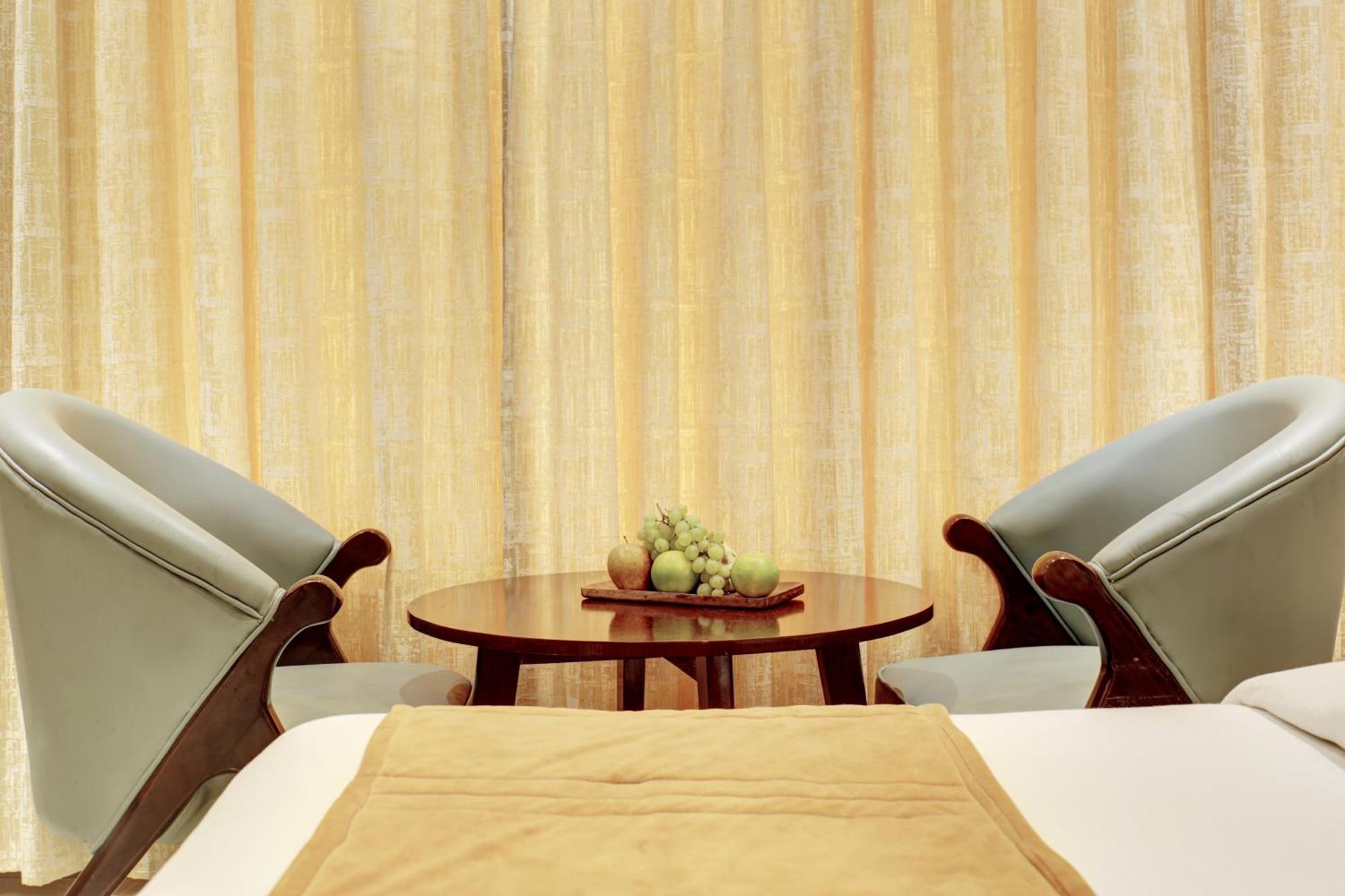 Hotel Krishna Plaza 'New Delhi' - By M S Hospitality Luaran gambar