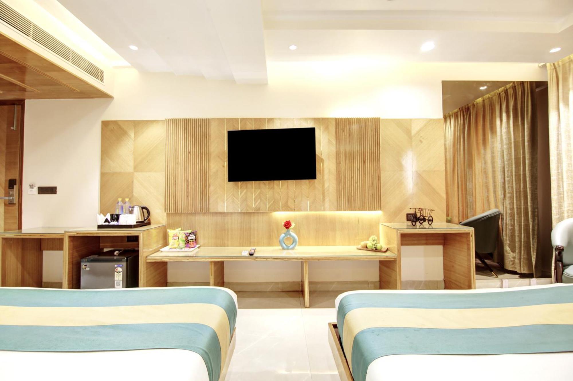 Hotel Krishna Plaza 'New Delhi' - By M S Hospitality Luaran gambar