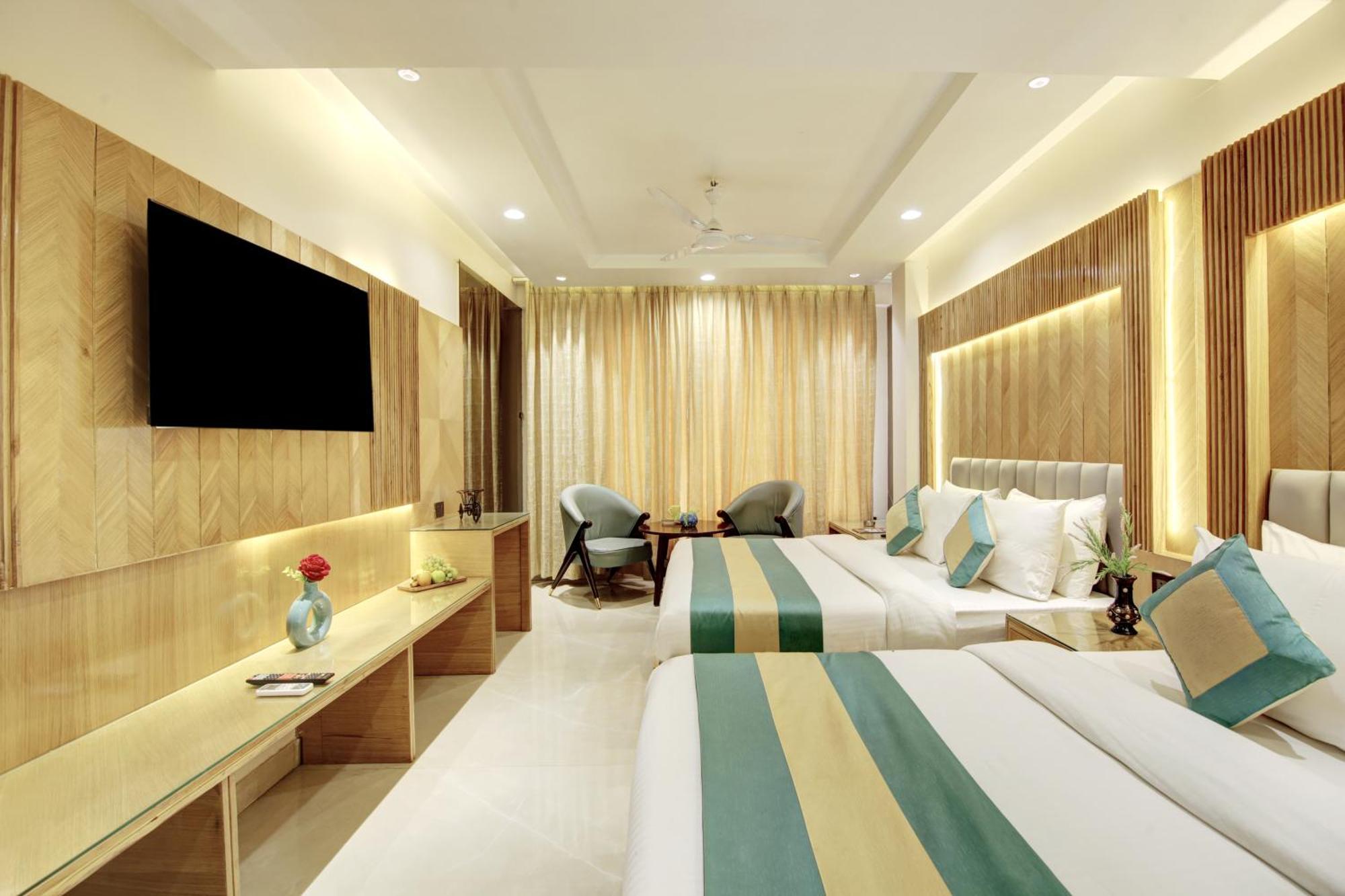 Hotel Krishna Plaza 'New Delhi' - By M S Hospitality Luaran gambar